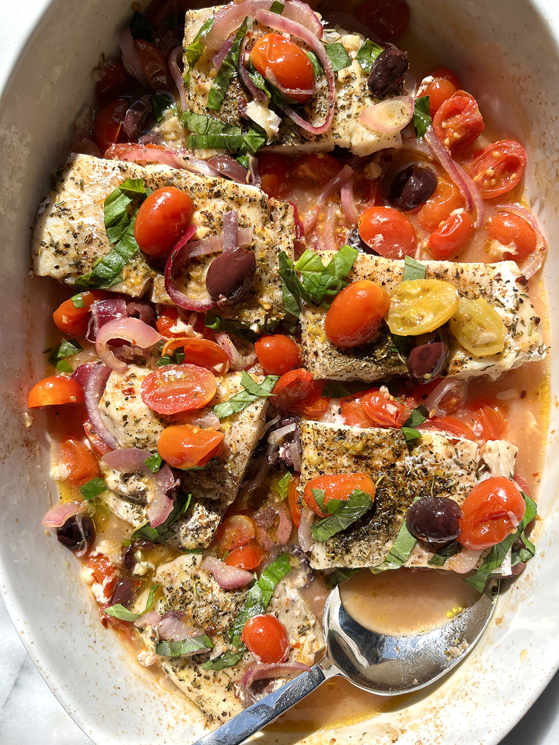 Baked fish with tomatoes online